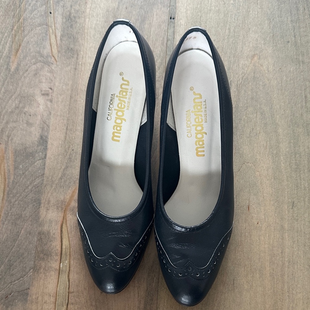 Vintage Navy Leather Oxford Heels. Made in the USA. Excellent condition!